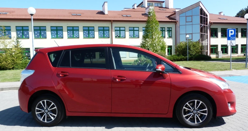 Toyota Verso cena 52999 przebieg: 174032, rok produkcji 2015 z Toszek małe 704